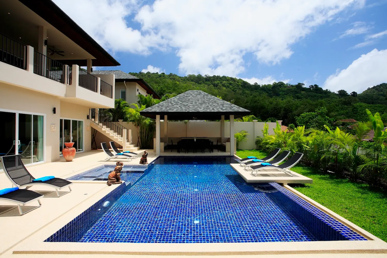 Amber Villa — Private pool