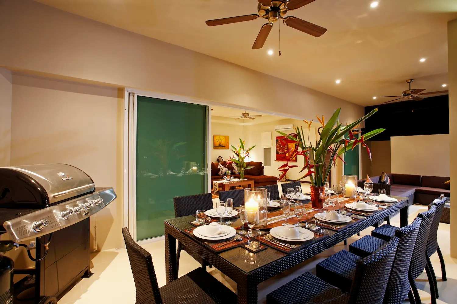 Amber Villa — Outdoor dining