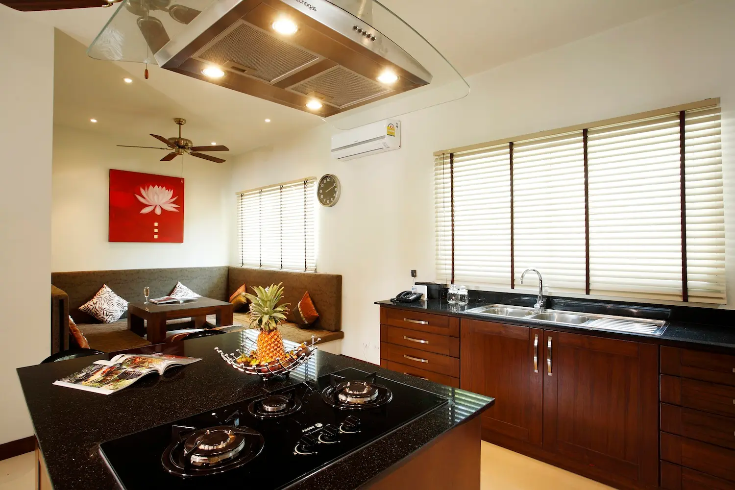 Amber Villa — Kitchen