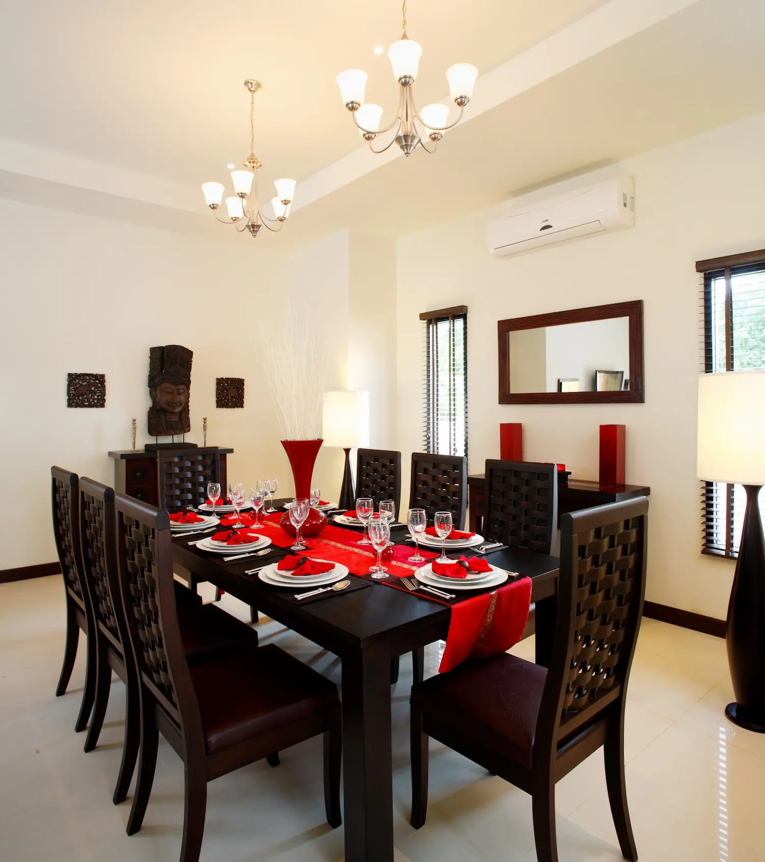 Crystal Villa — Dining area