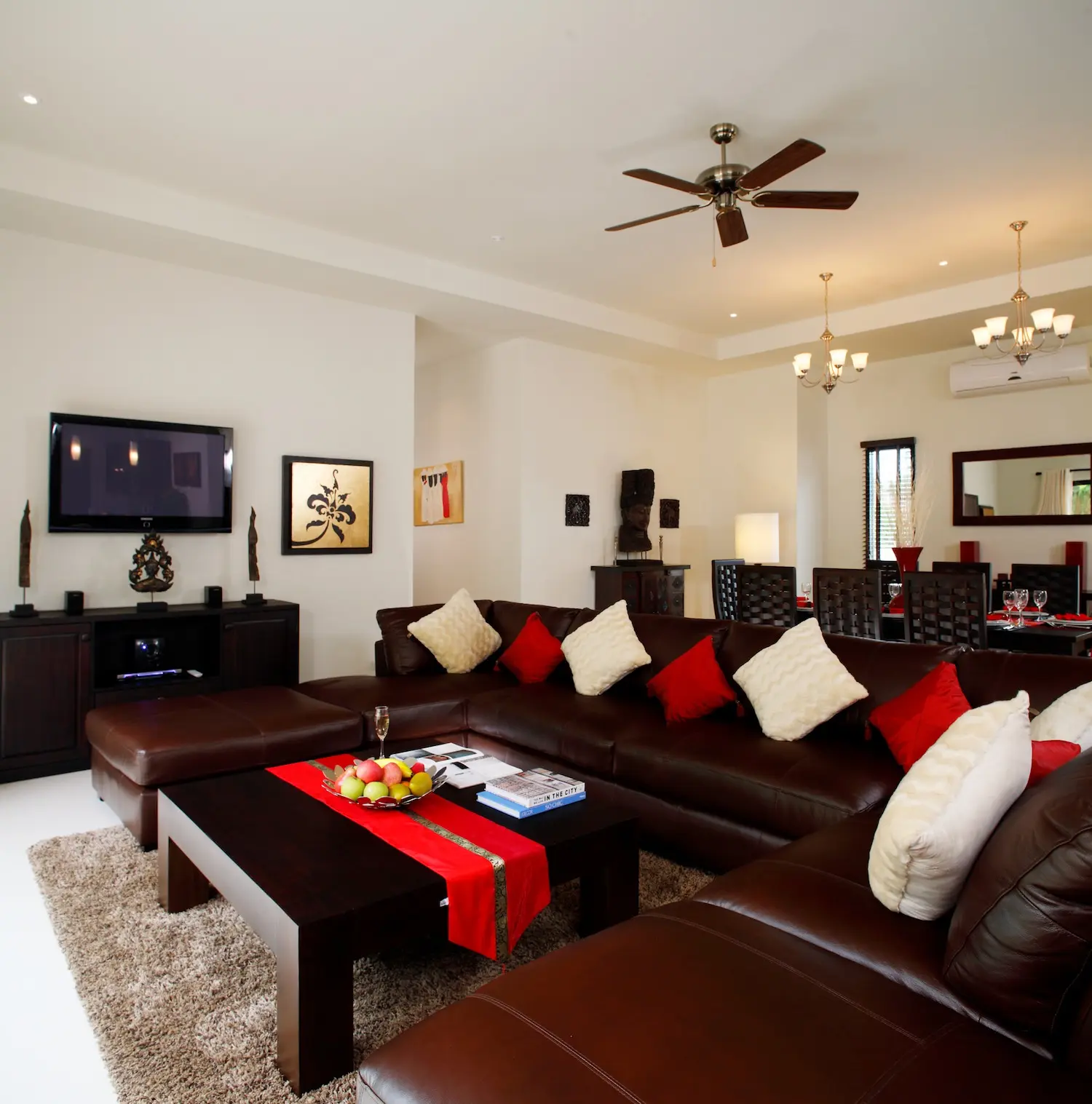 Crystal Villa — Living room