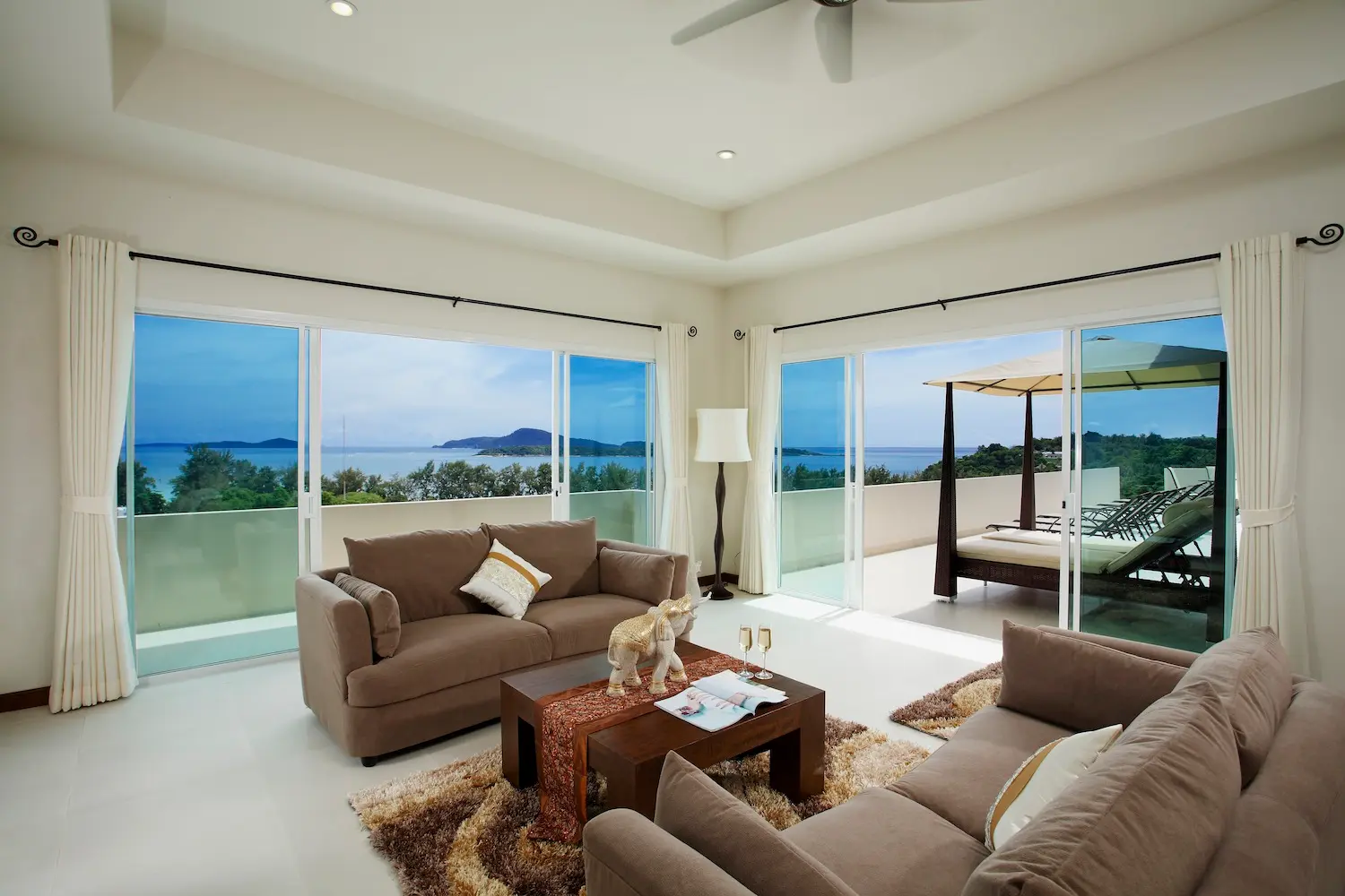 Diamond View — Master bedroom