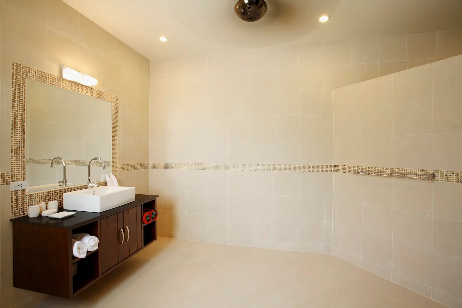 Diamond View — Bedroom 3