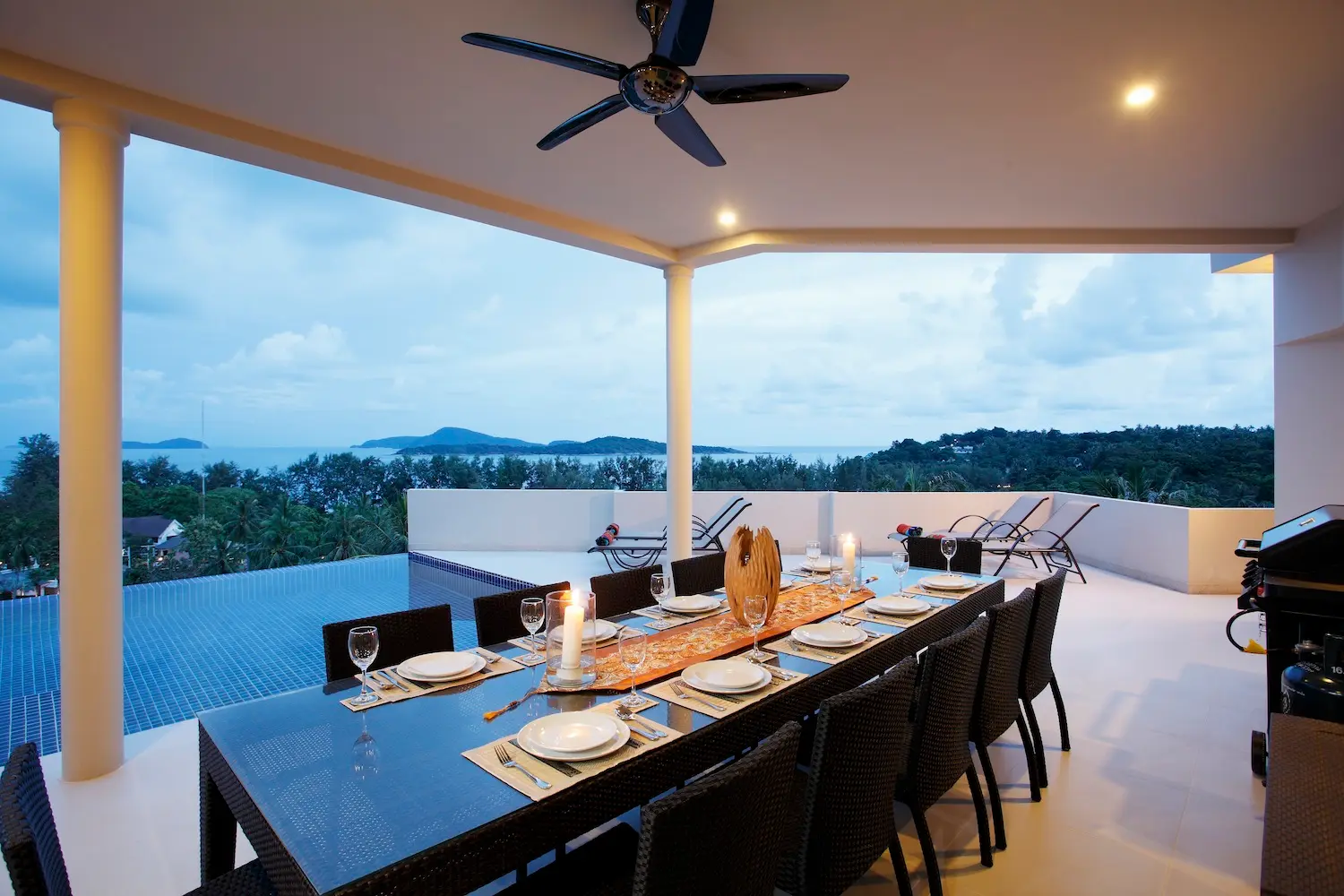 Diamond View — Dining area
