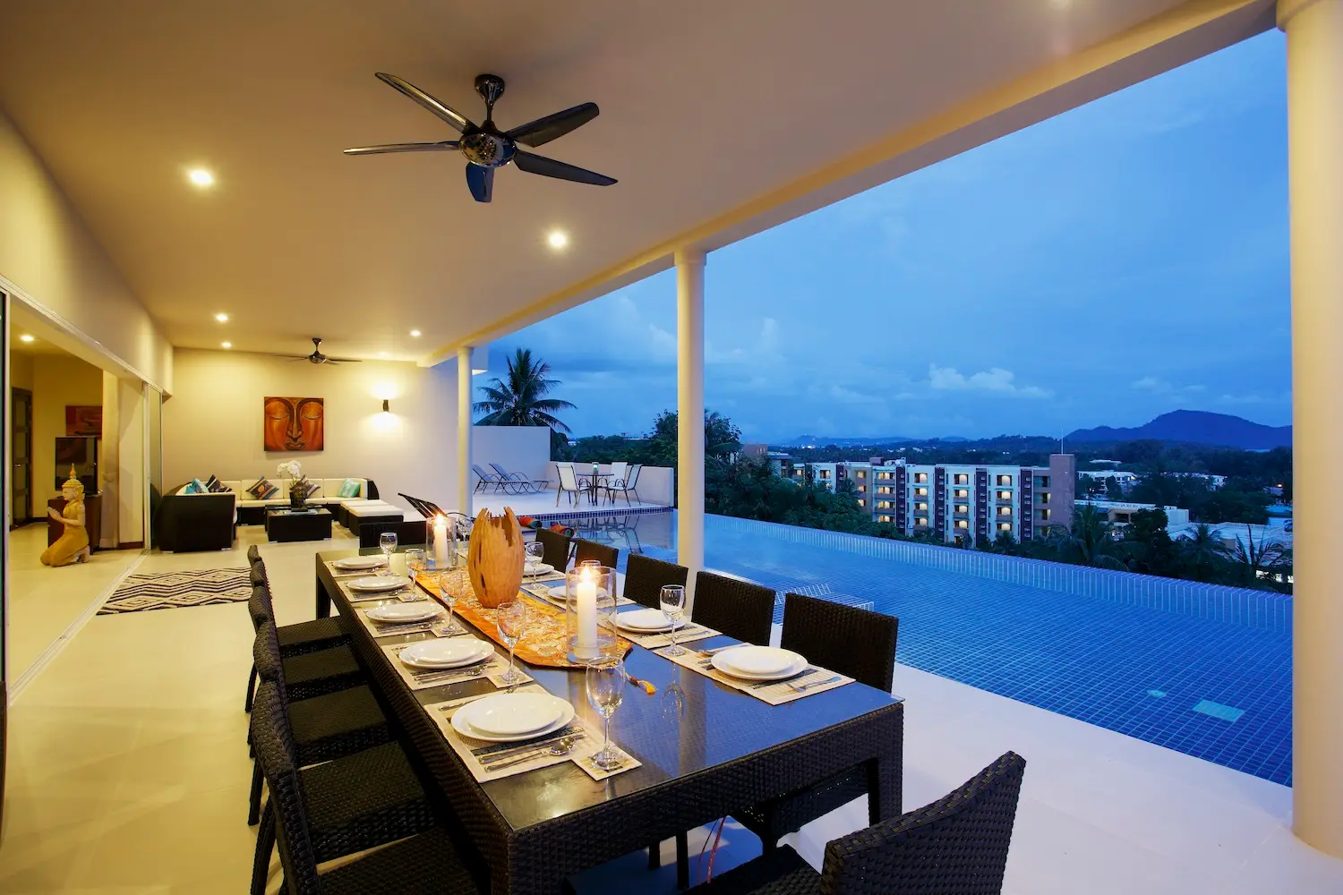 Diamond View — Dining area