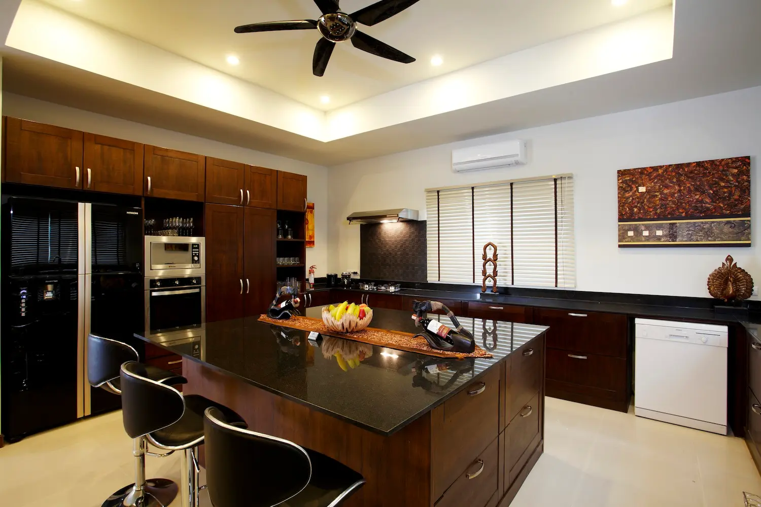 Diamond View — Kitchen