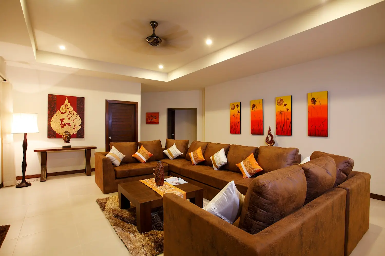 Diamond View — Living room