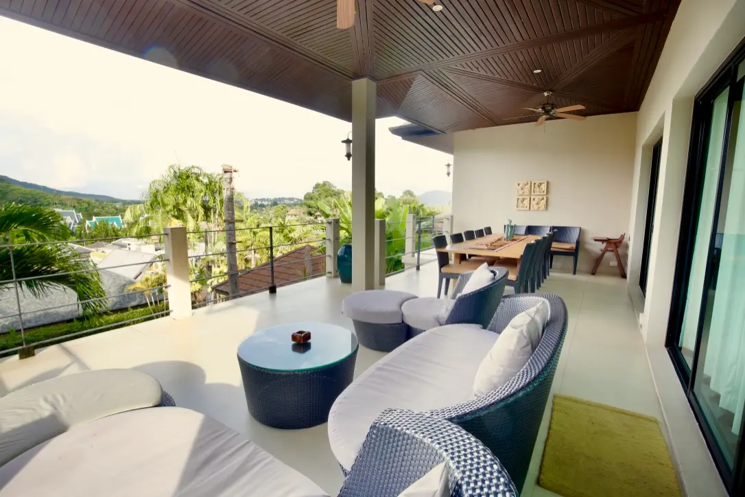 Emerald Villa — Balcony