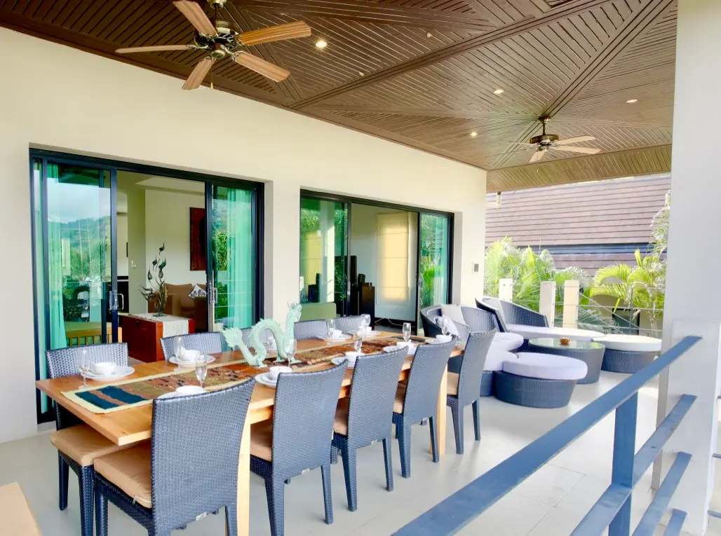 Emerald Villa — Dining area