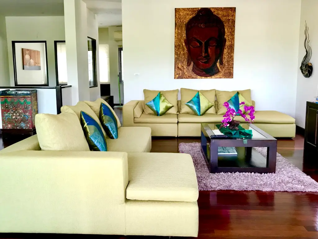 Emerald Villa — Living room