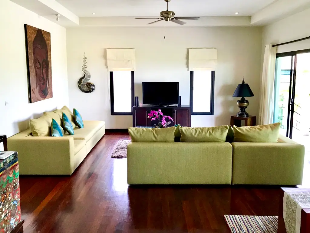 Emerald Villa — Living room