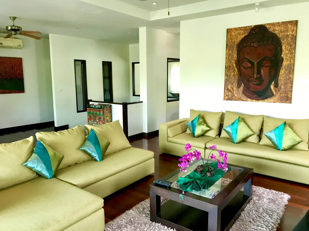 Emerald Villa — Living room