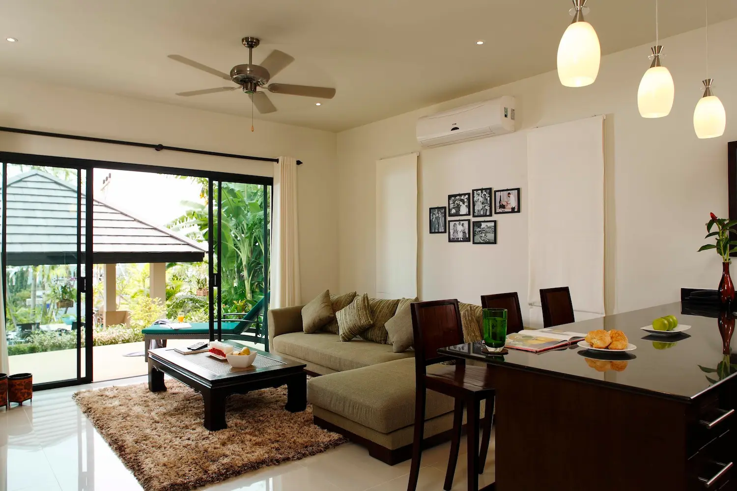 Emerald Villa — Living room
