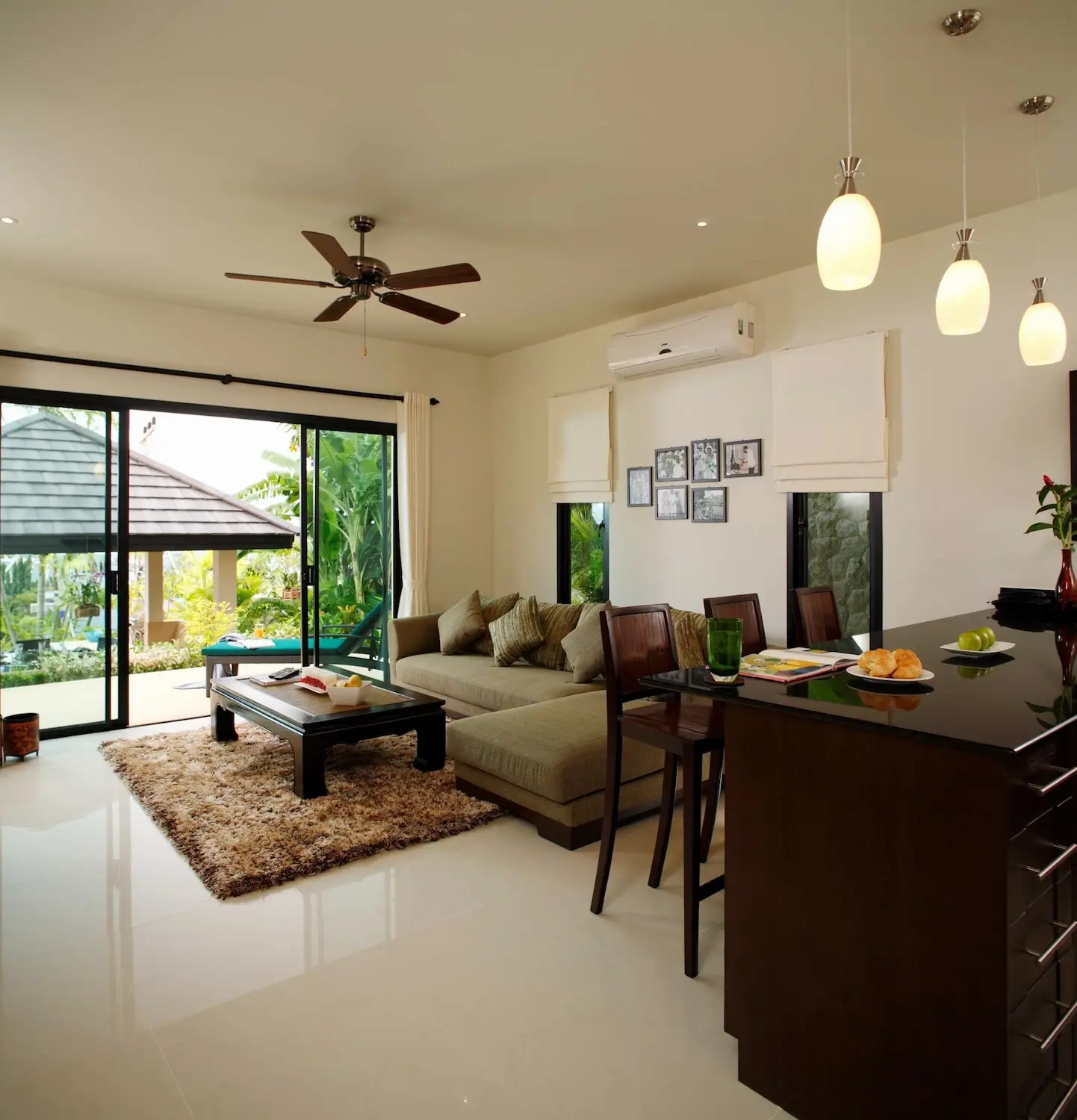 Emerald Villa — Living room