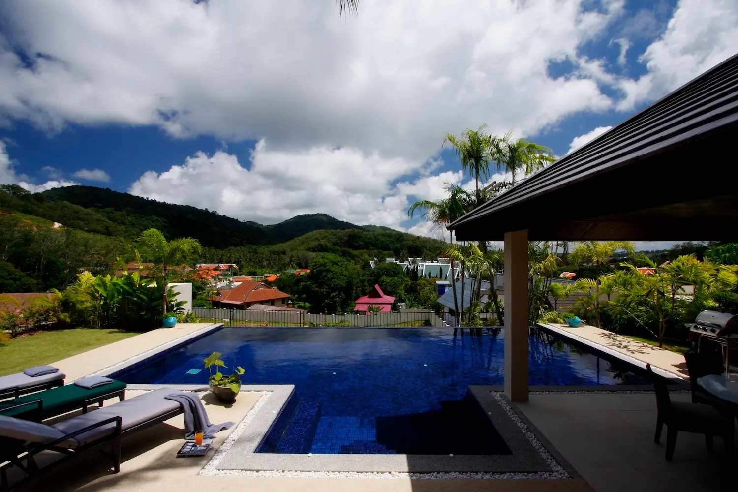 Emerald Villa — Private pool