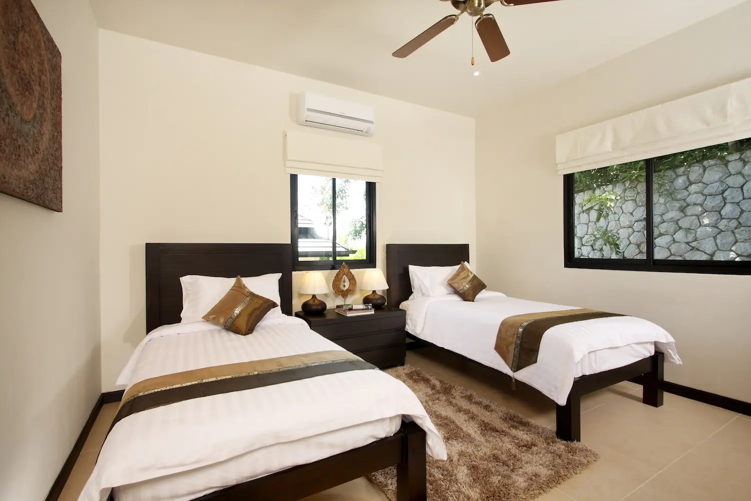 Emerald Villa — Twin bedroom