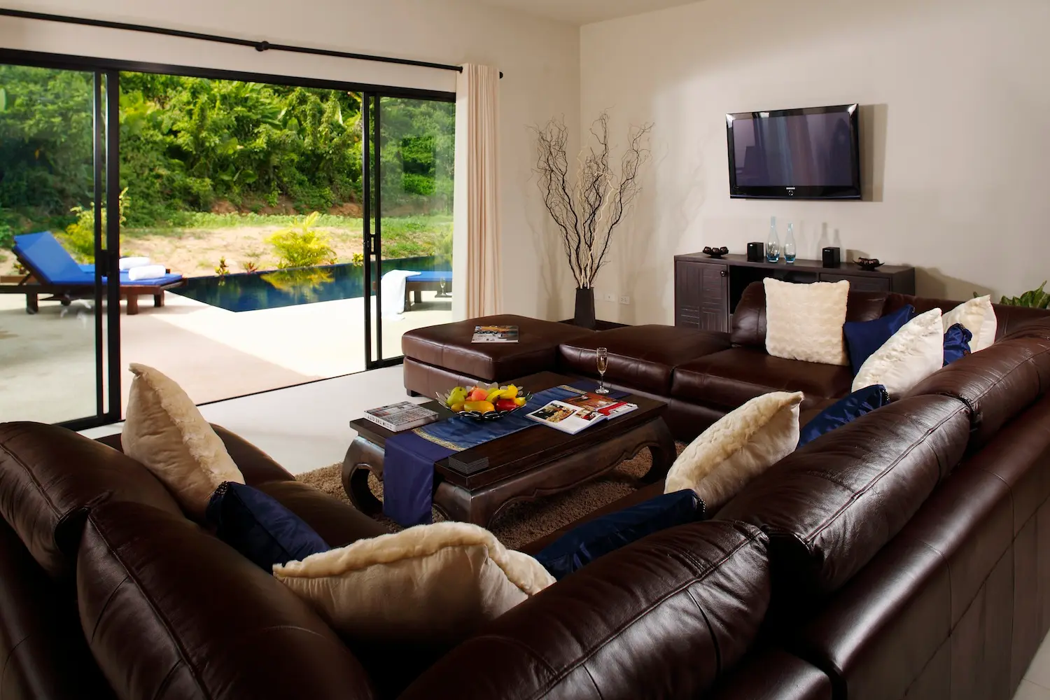 Gemstone Villa — Living room