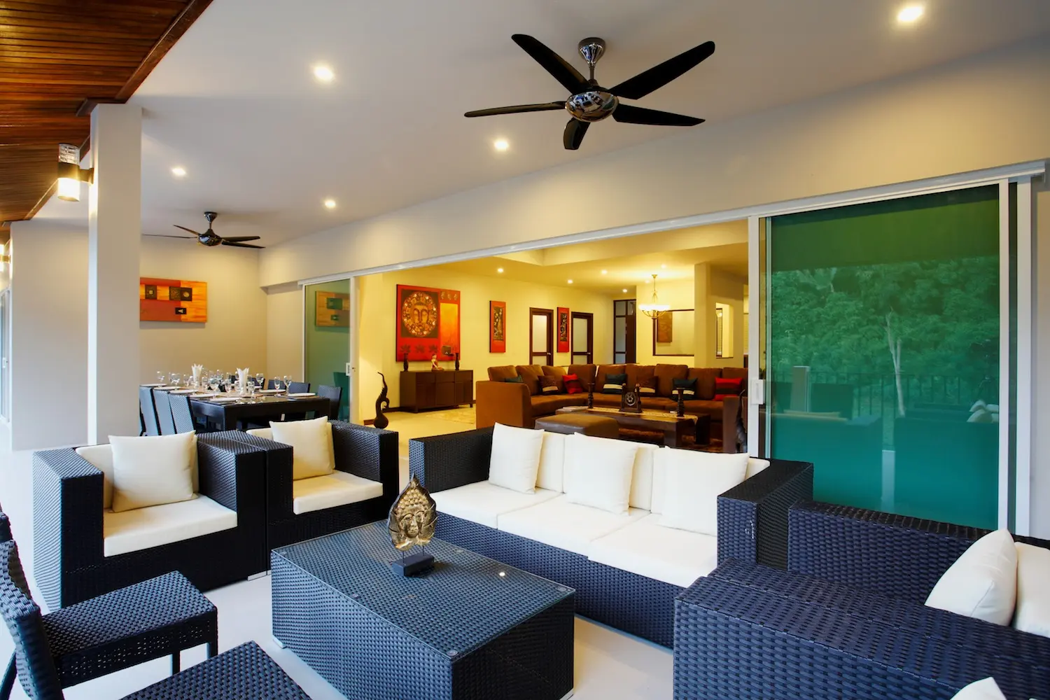 Ivory Villa — Outdoor dining