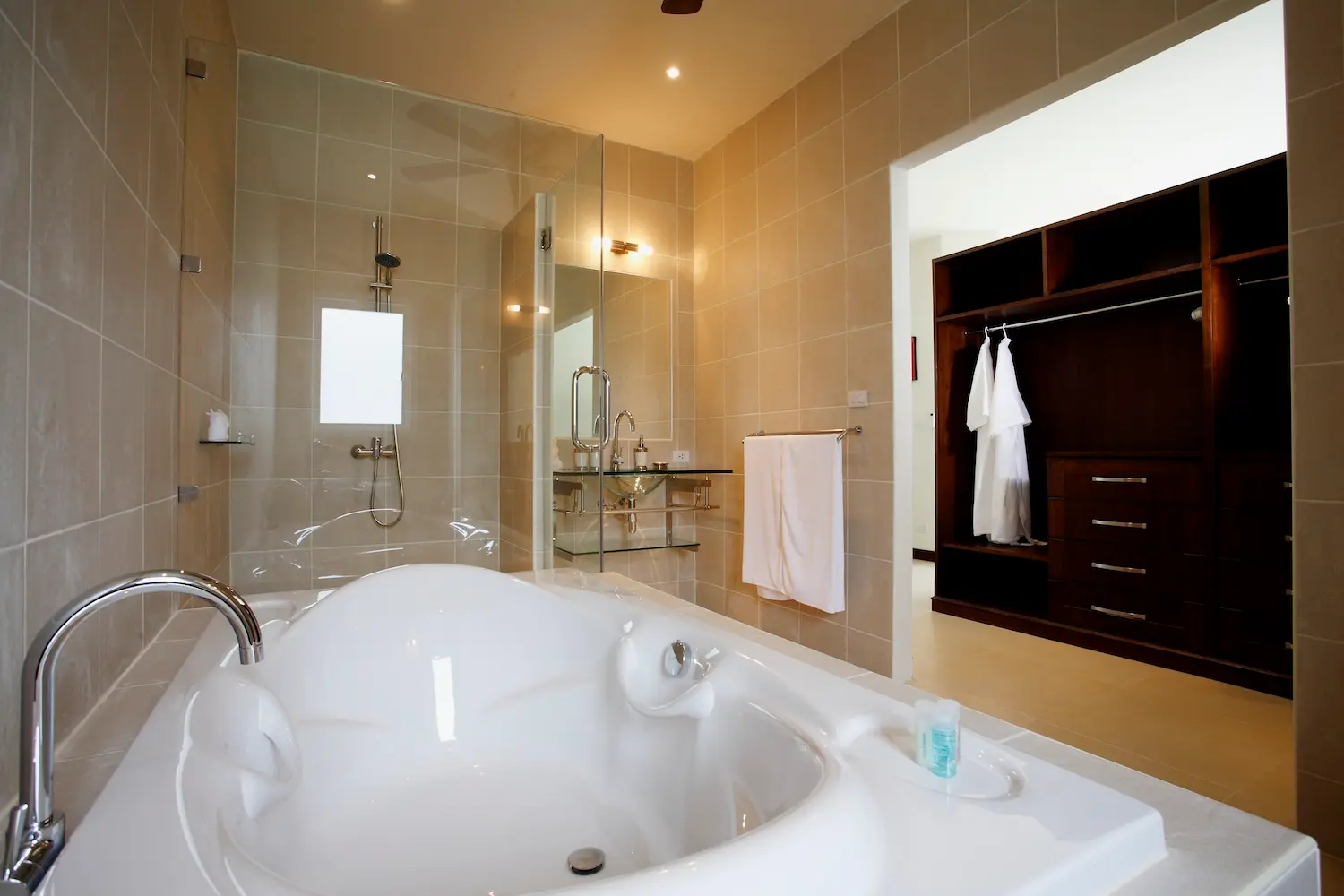 Jade Villa — Master bedroom