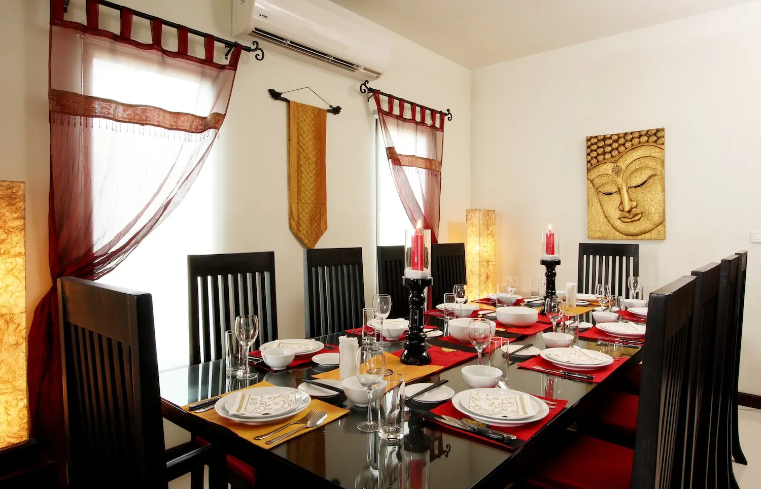 Moonstone Villa — Dining area