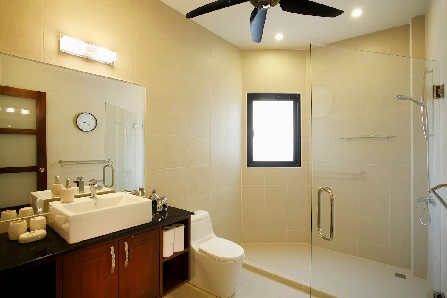 Onyx Villa — Bathroom