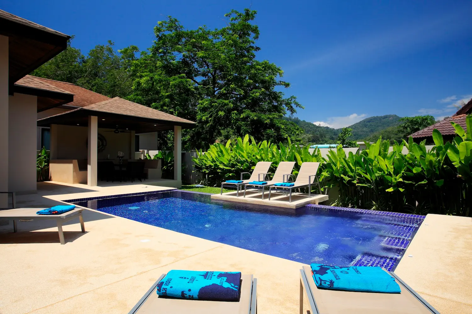 Onyx Villa — Private pool
