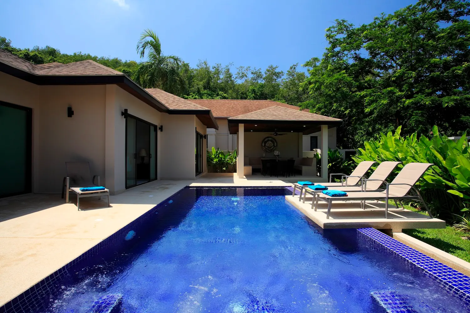 Onyx Villa — Private pool