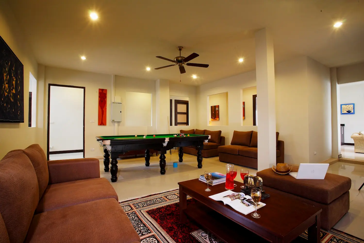Pearl Villa — Games room