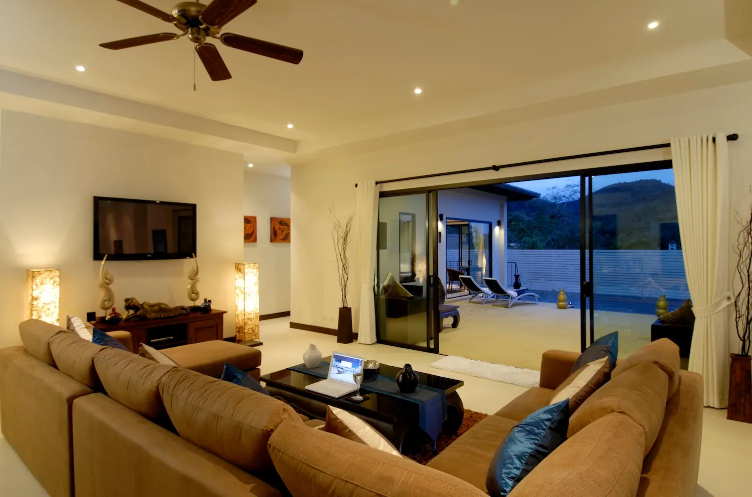 Pearl Villa — Living room