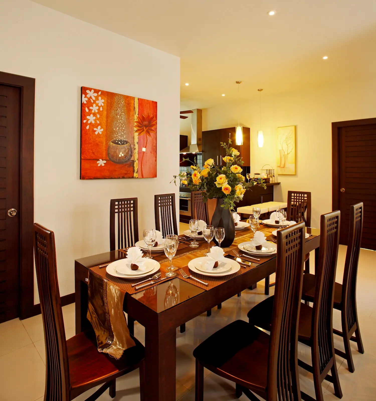Sapphire Villa — Dining area