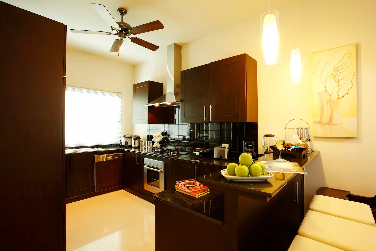 Sapphire Villa — Kitchen