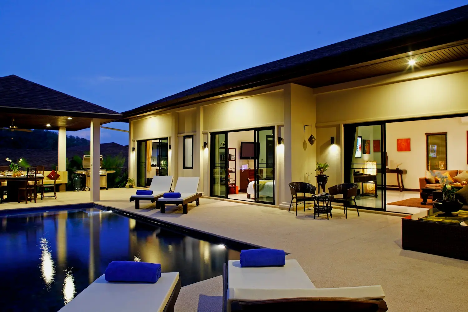 Sapphire Villa — Pool at night