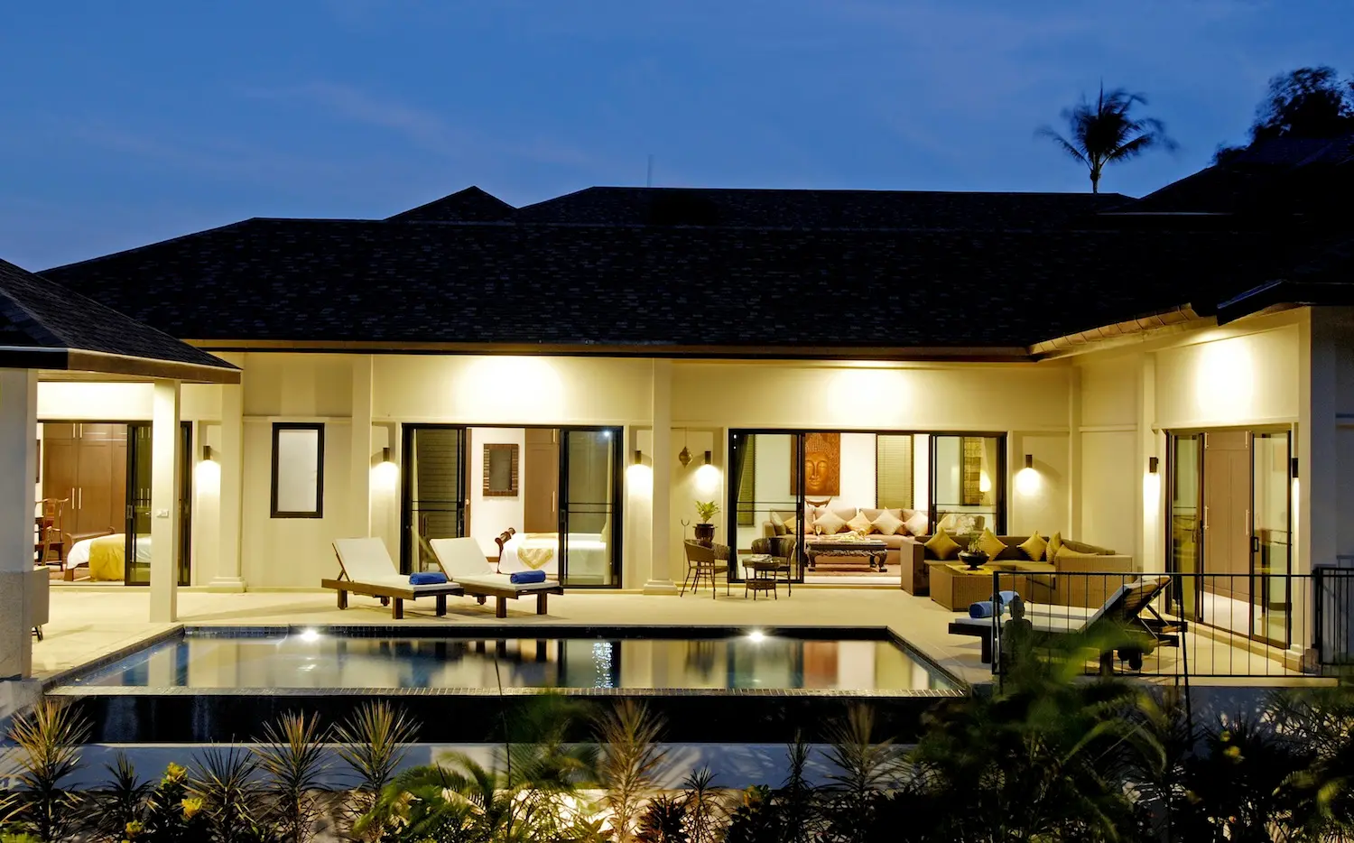 Sapphire Villa — Pool at night