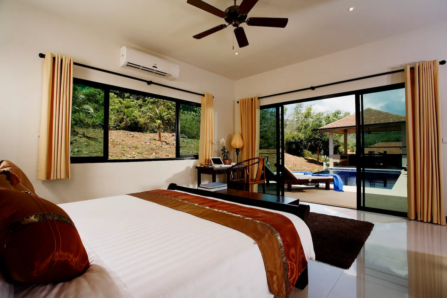 Sapphire Villa — Master bedroom