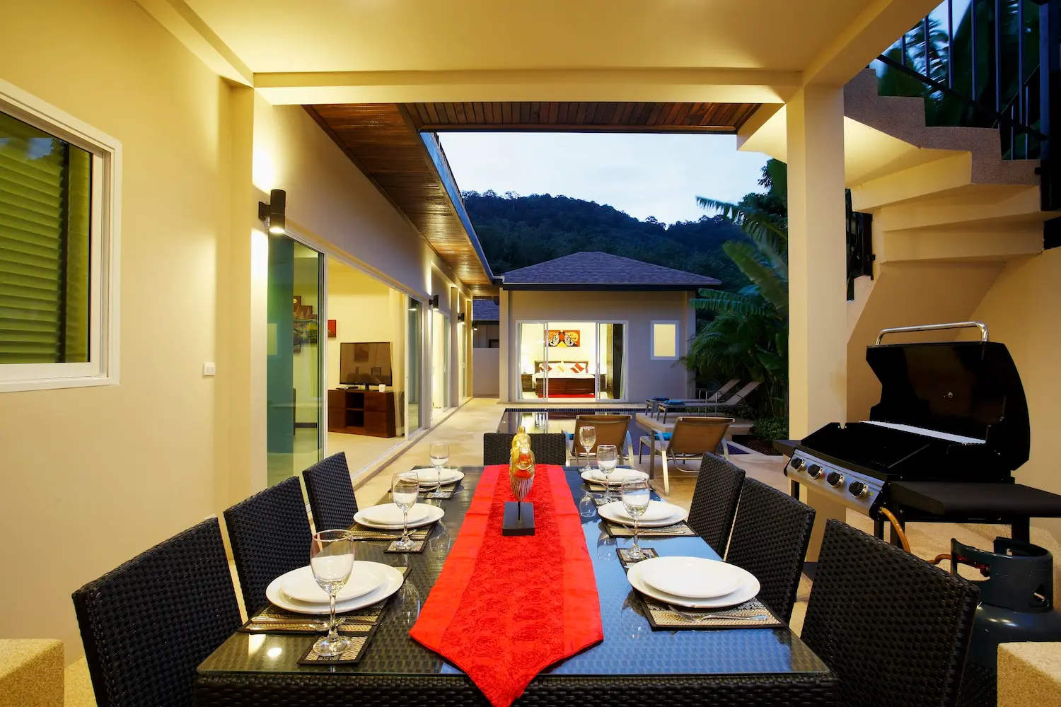 Topaz Villa — Outdoor dining
