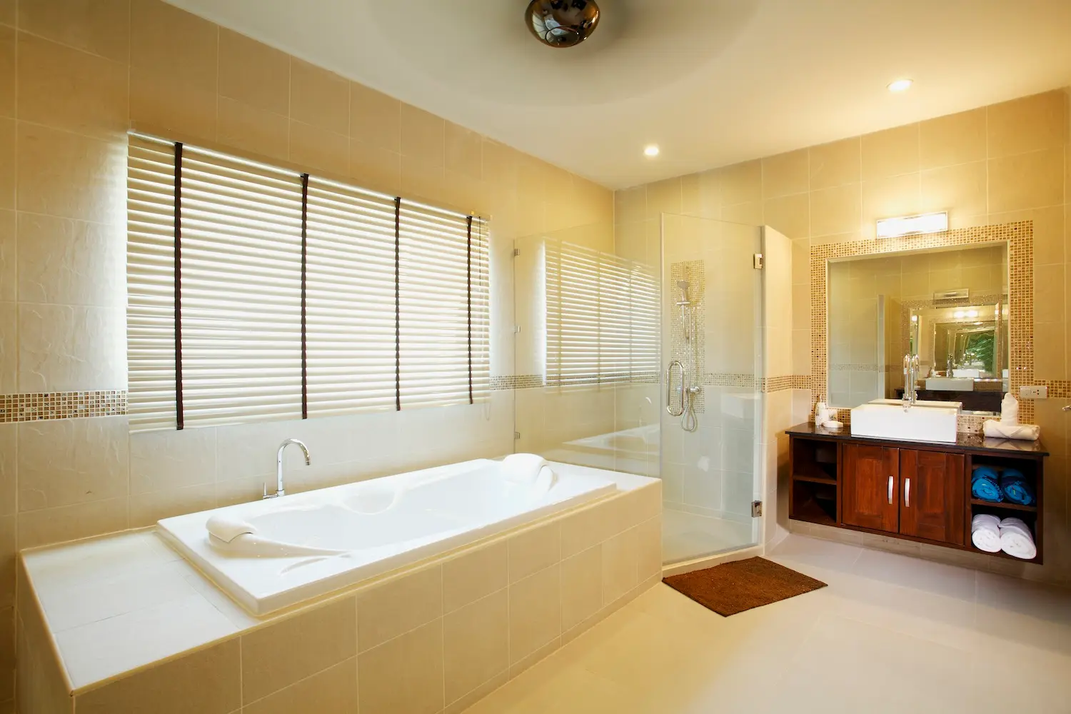 Turquoise View — Master bathroom