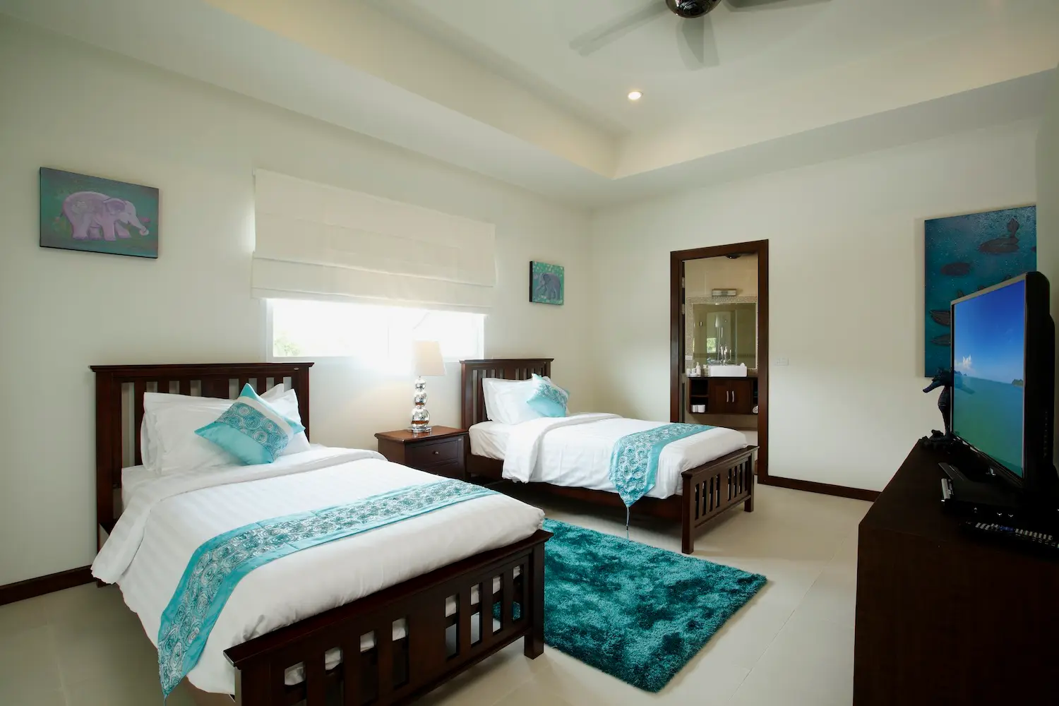 Turquoise View — Bedroom 3