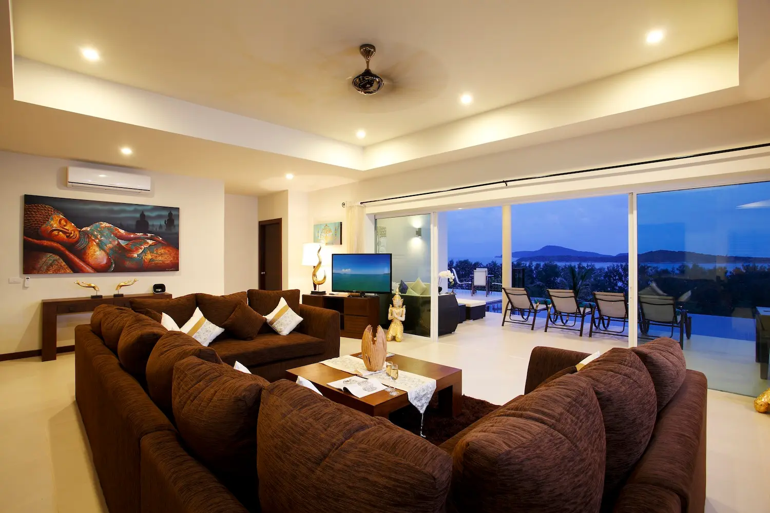 Turquoise View — Living room
