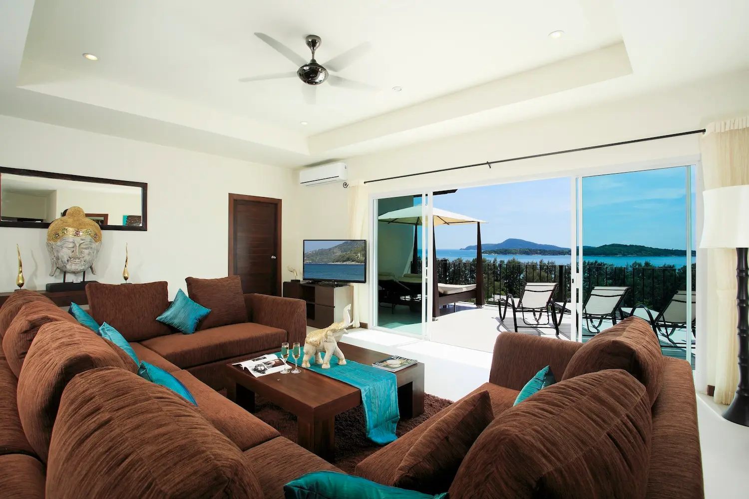 Turquoise View — Living room