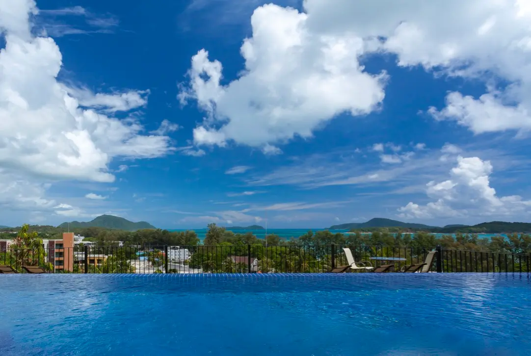 Turquoise View — Pool and view