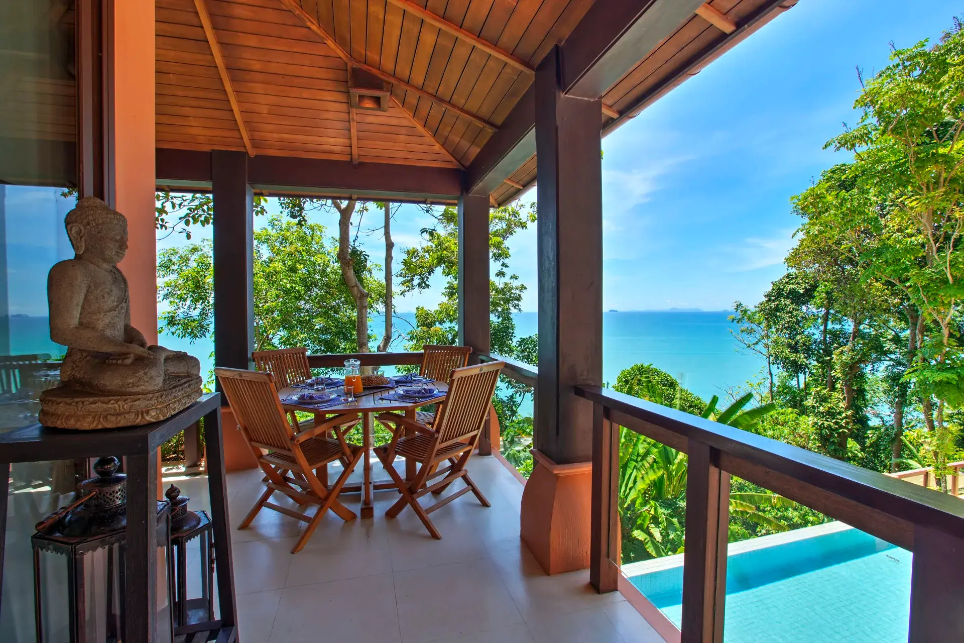 Villa Baan Panwa — Pool og udsigt