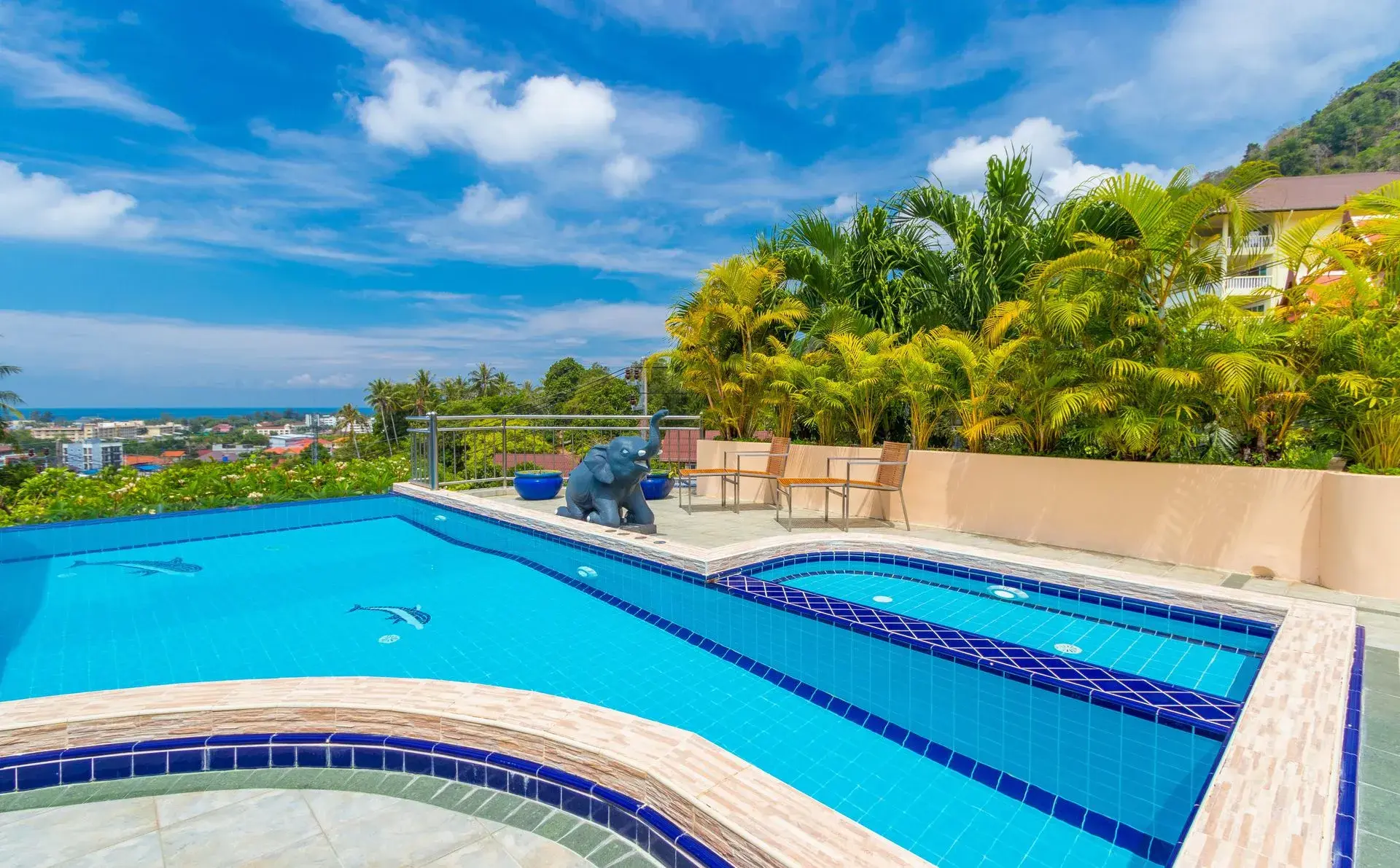 Villa Jasmine — Piscina e vista