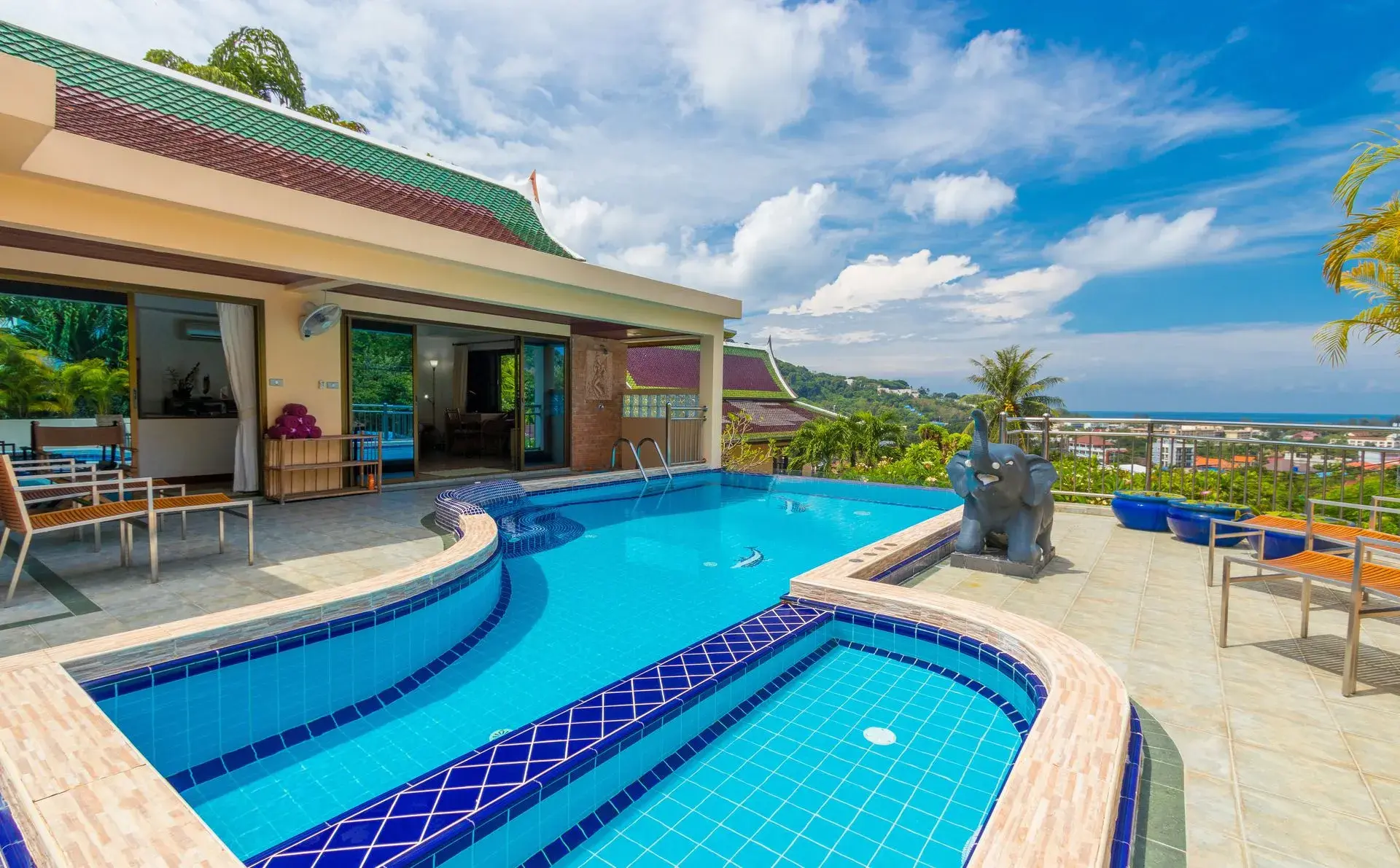 Villa Jasmine — Piscina e vista