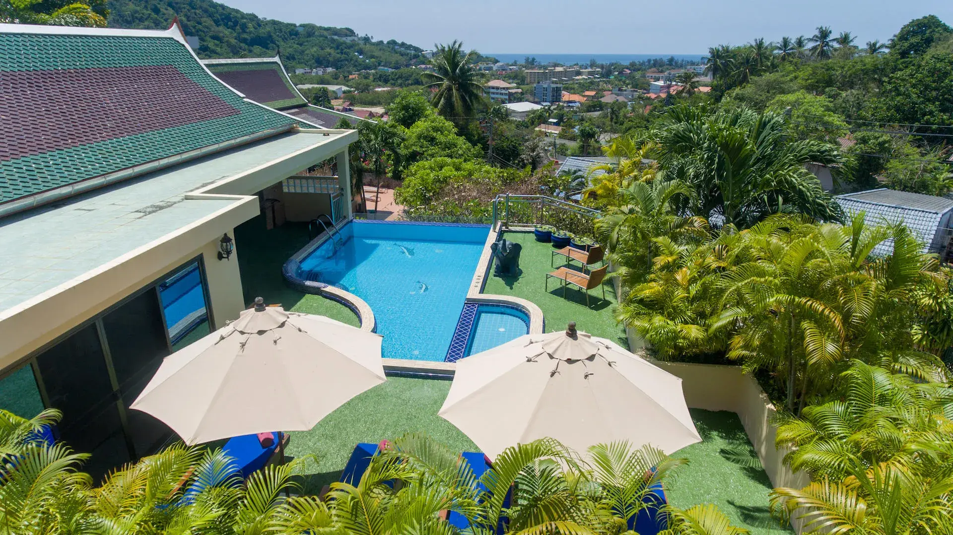Villa Jasmine — Piscina e vista