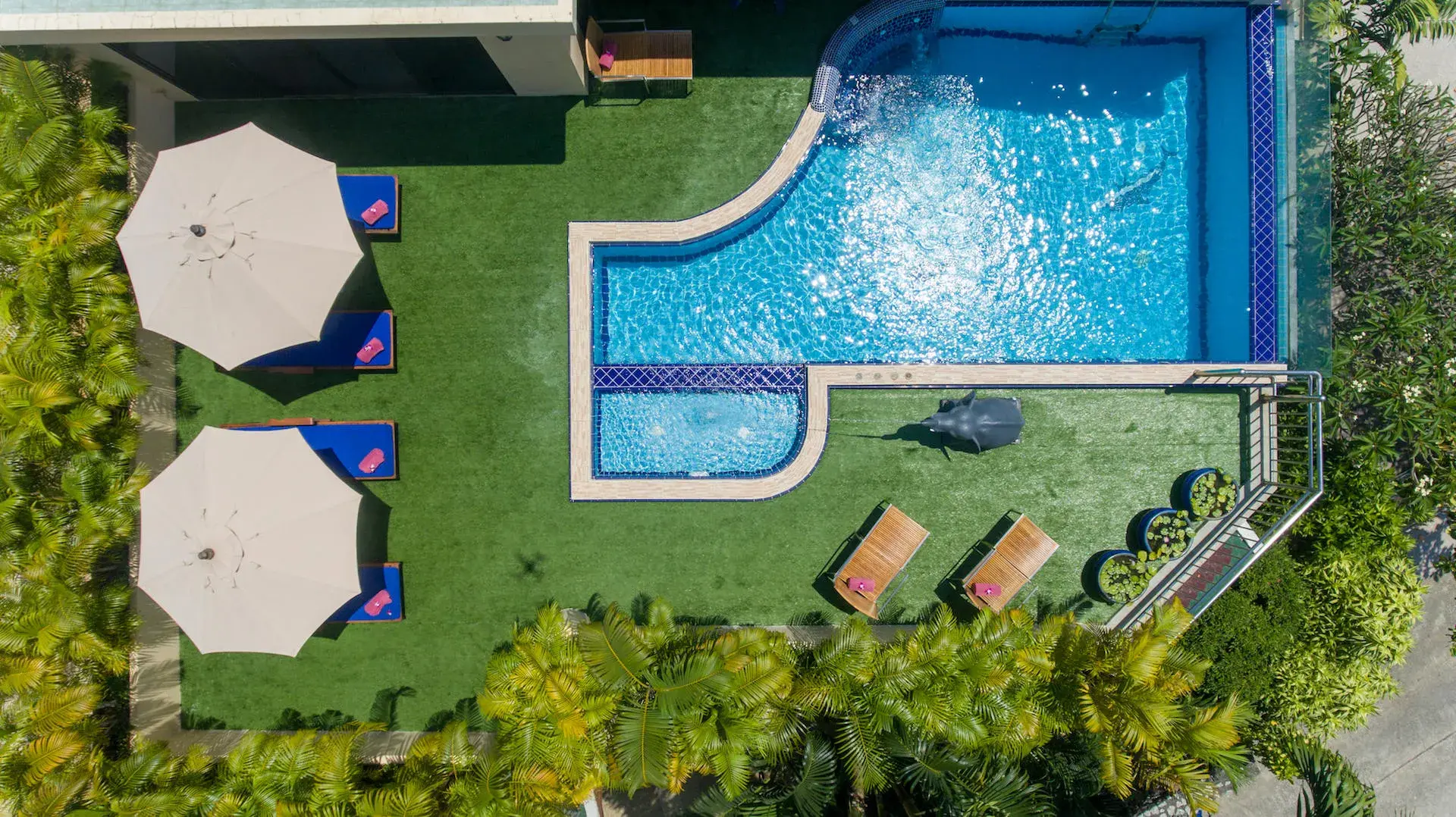 Villa Jasmine — Piscina e vista