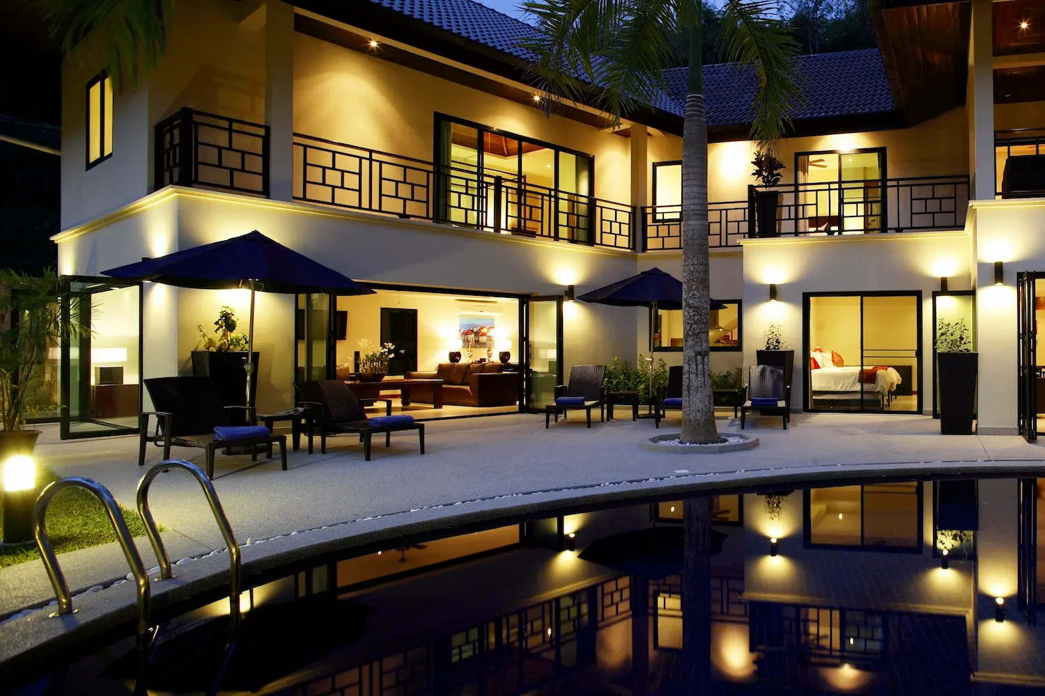 Villa Maria — Villa at night