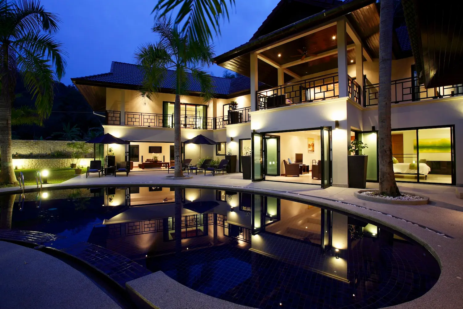 Villa Maria — Villa at night